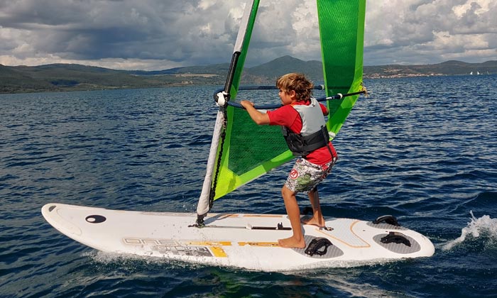 Corsi Windsurf sul lago